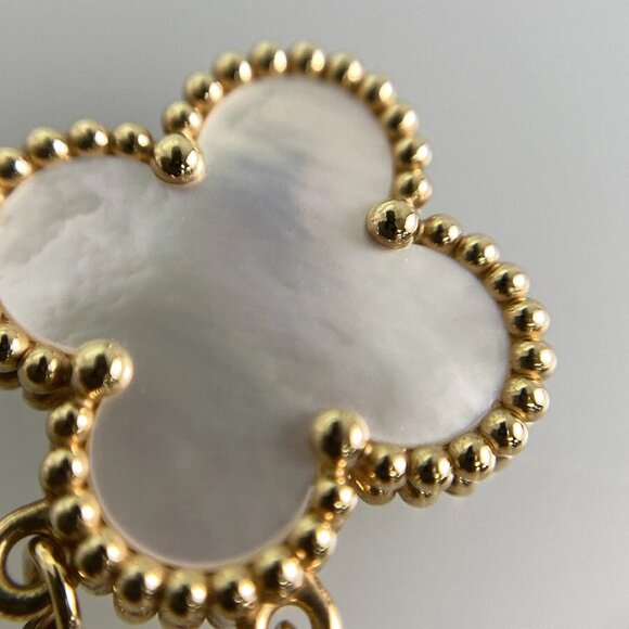Van Cleef & Arpels Vintage Alhambra Pendant VCARA45900 Yellow gold shell Nec... - Picture 7 of 14